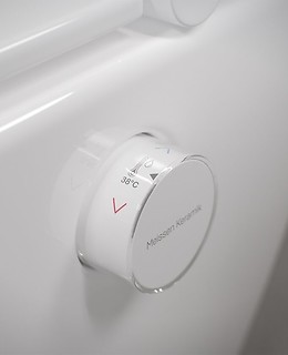 Czy można regulować temperaturę wody w toalecie myjącej?